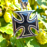 Stainless Steel Iron Cross Pendants Men Biker Motorcycle Choppers Knights Templar Maltese Color Black and Silver