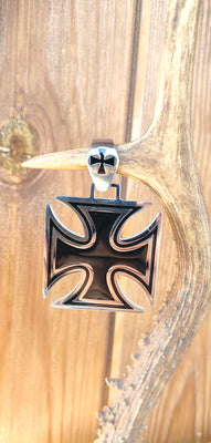 Stainless Steel Iron Cross Pendants Men Biker Motorcycle Choppers Knights Templar Maltese Color Black and Silver